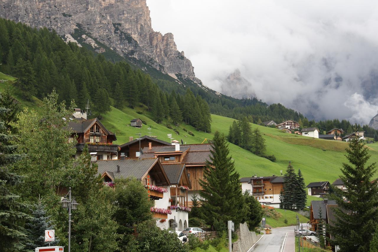 Residence Vajolet San Cassiano Esterno foto
